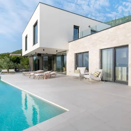 Persic With Pool And View * Rabac