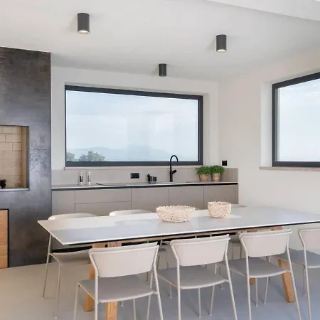 דירה Persic With Pool And View *