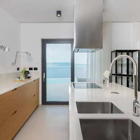 Persic Villa With Pool And View Rabac